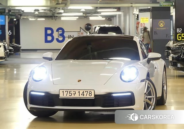 Porsche 911(992) 2021 Белый из Кореи