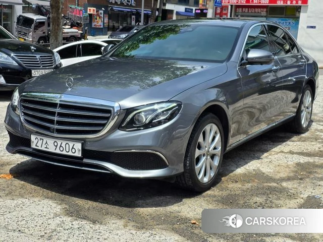 Mercedes-Benz E-Class W213 2018 Серый из Кореи