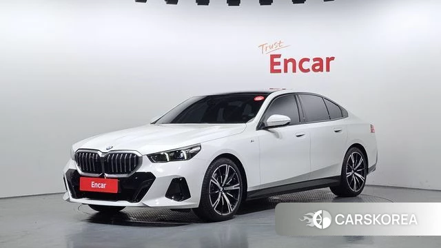 BMW 5 Series (G60) 2025 Белый из Кореи