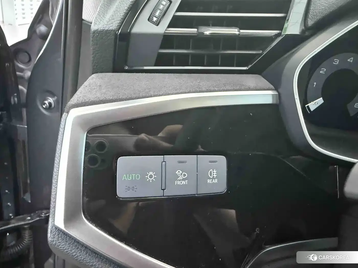 Audi Q3 2023 Silver/gray из Китая