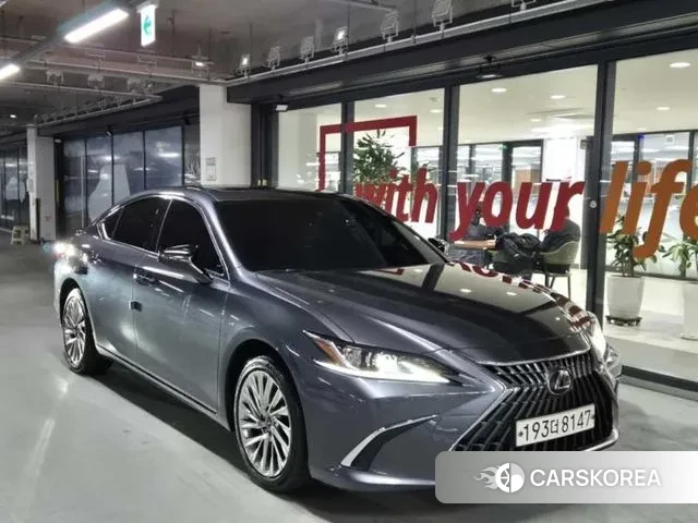 Lexus ES300h 7th generation 2022 Серый из Кореи