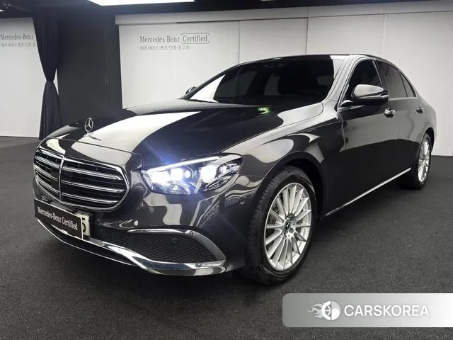 Mercedes-Benz E-Class W213 2021 Серый из Кореи