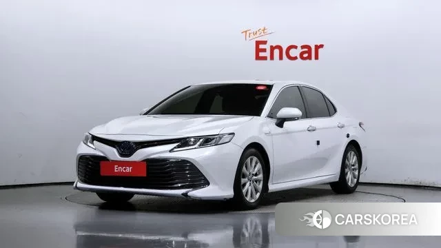 Toyota Camry (XV70) 2019 Белый из Кореи