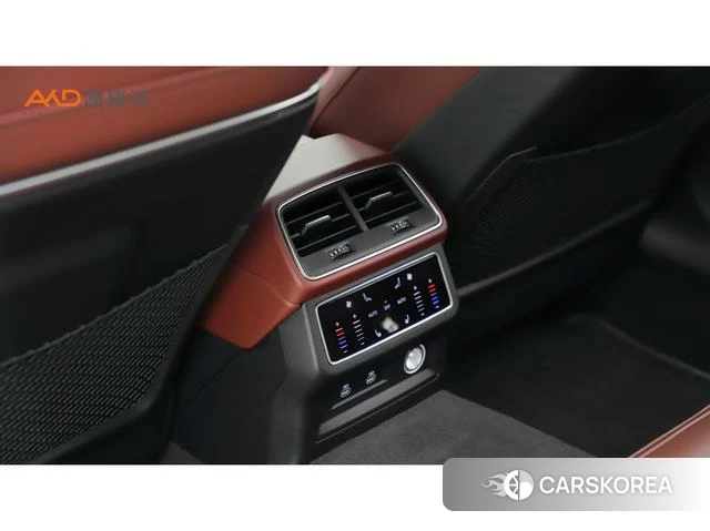 Audi A7L 2024 Черный из Китая