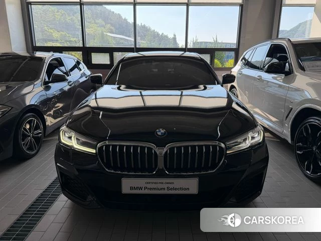 BMW 5 Series (G30) 2022 Черный из Кореи