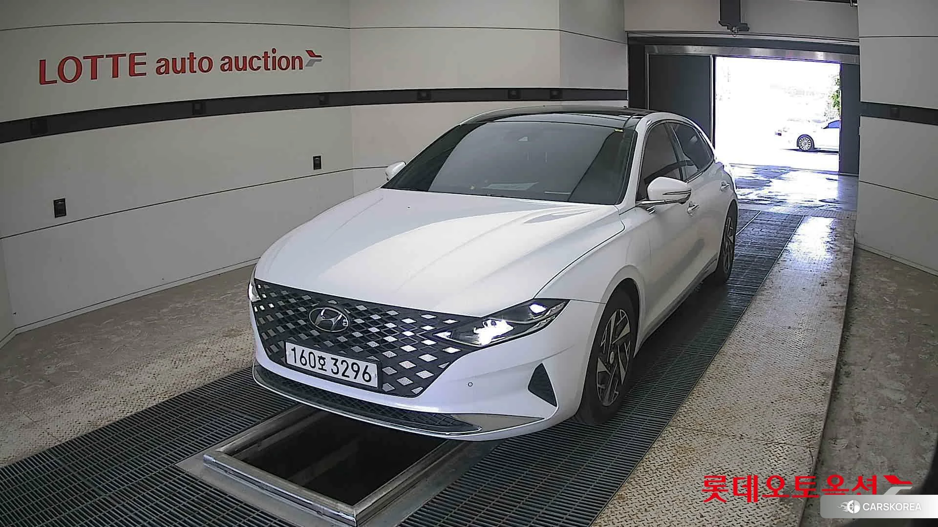 Hyundai Grandeur Hybrid 2021 White cream (optional) из Кореи