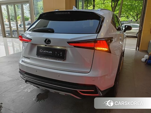 Lexus NX 2021 Белый из Китая