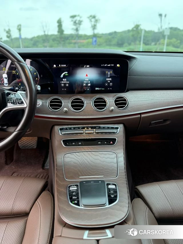 Mercedes-Benz E-class 2022 Черный из Китая