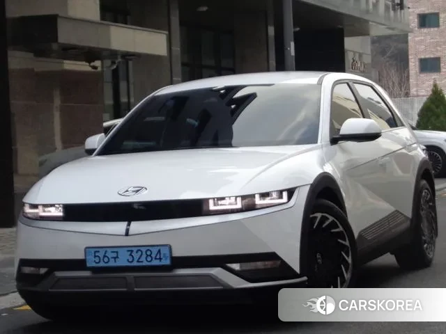 Hyundai Ionic 5 2023 Белый из Кореи