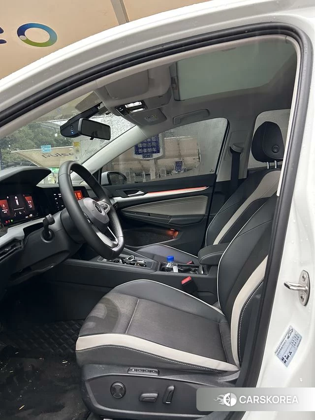 Volkswagen Golf 2024 Белый из Китая
