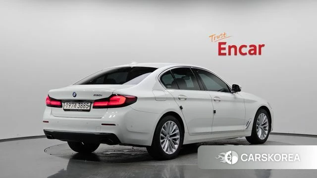 BMW 5 Series (G30) 2021 Белый из Кореи
