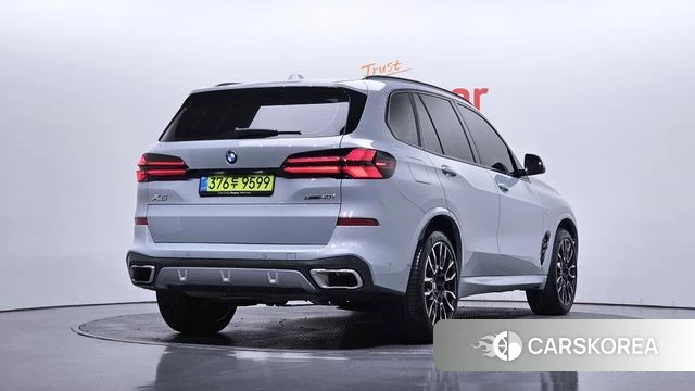 BMW X5 (G05) 2026 Светло-серебряный цвет из Кореи