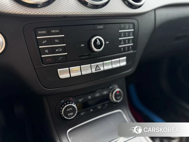 Mercedes-Benz Class B 2018 Белый из Китая