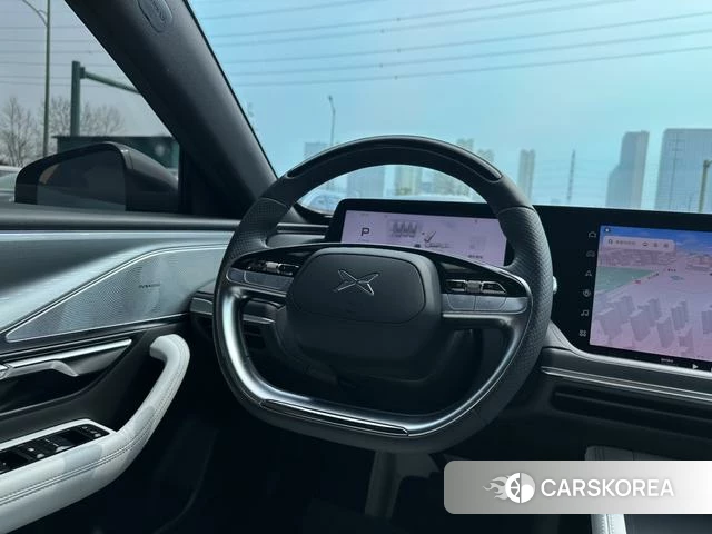 Xiaopeng Motors Xiaopeng P7 2023 Зеленый из Китая