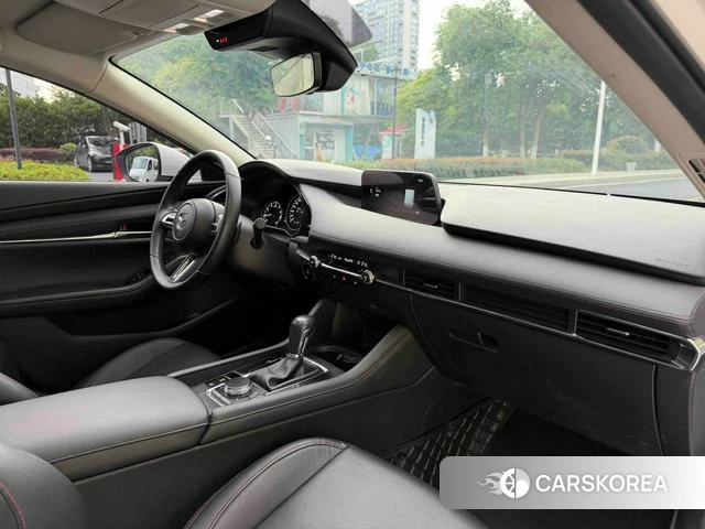 Mazda 3 Angkesaila 2022 Белый из Китая