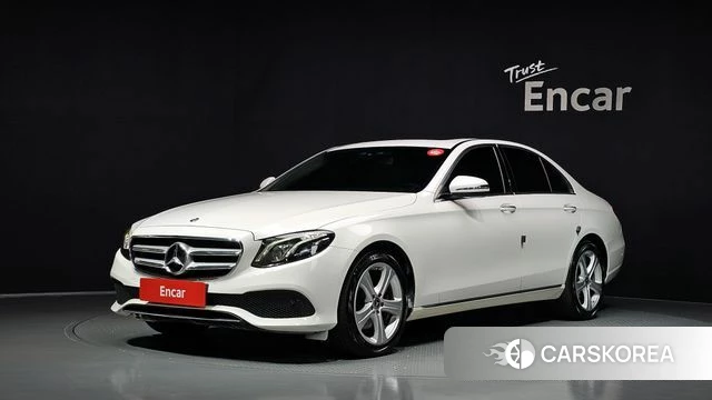 Mercedes-Benz E-Class W213 2018 Белый из Кореи