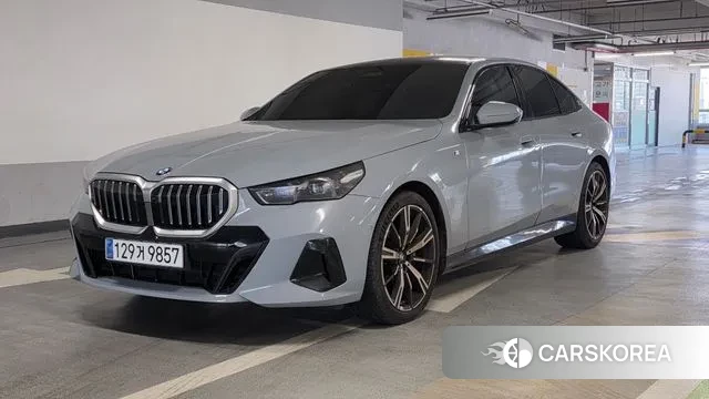 BMW 5 Series (G60) 2025 Серый из Кореи