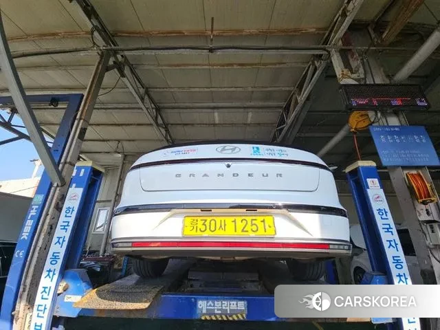 Hyundai Grandeur (GN7) 2023 Белый из Кореи