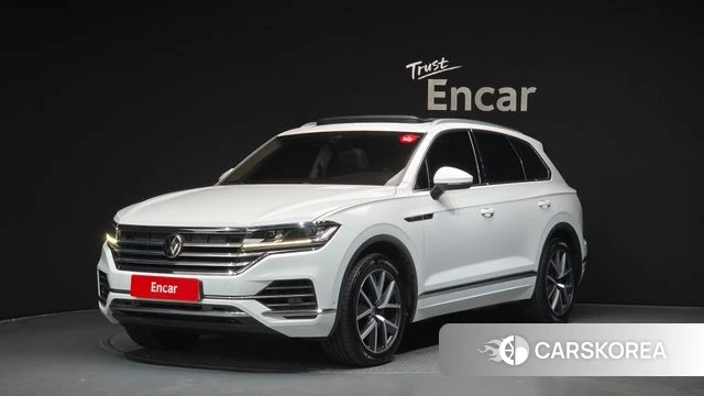 Volkswagen Touareg 3rd generation 2021 Белый из Кореи