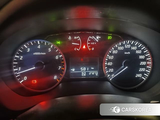 Nissan Xuan Yi 2023 Темно-серый из Китая
