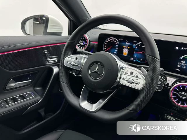 Mercedes-Benz Class A 2023 Белый из Китая