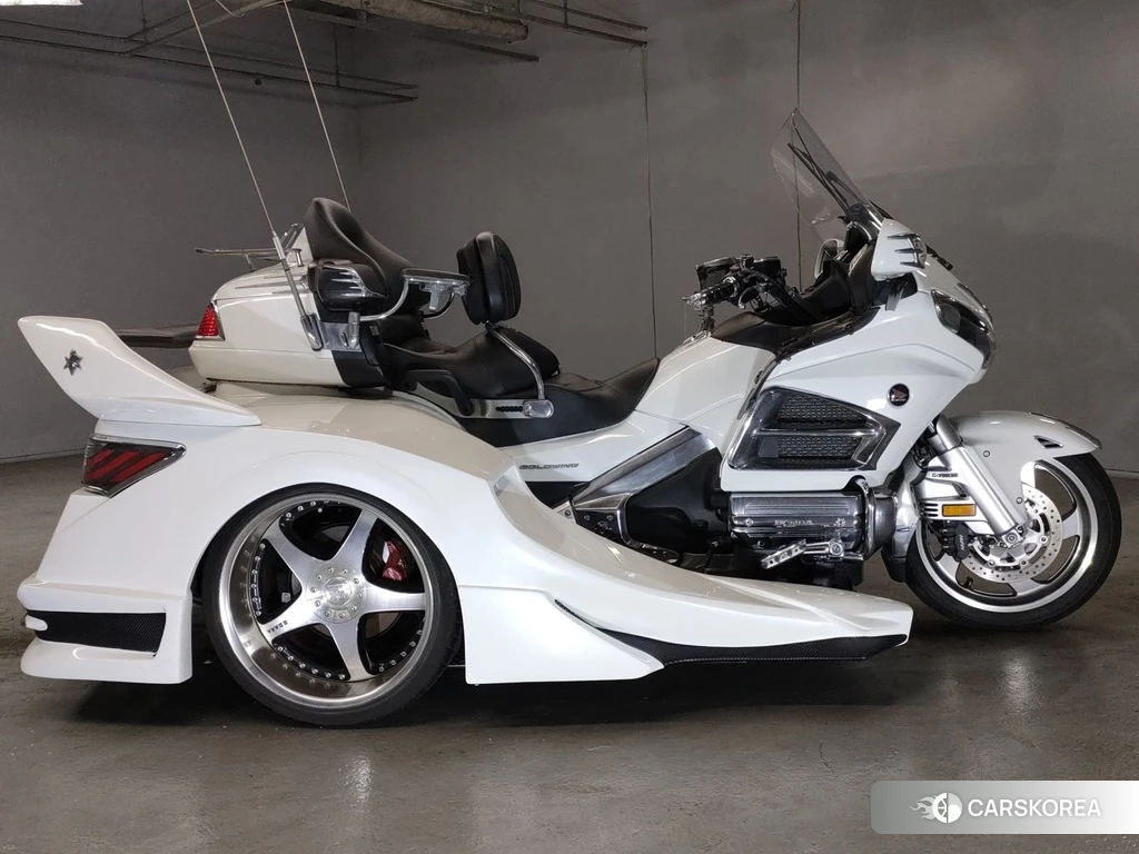 Проданный Honda GL1800 TRIKE 2013 из Японии, фото 2