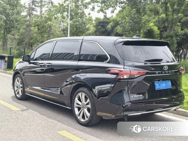 Toyota Saina 2023 Черный из Китая