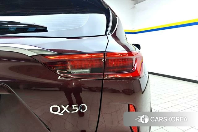 Infiniti QX50 2021 Красный из Китая