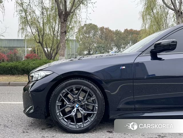 BMW 3 series id 3913716 из Китая