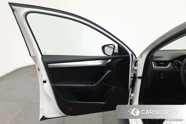 Skoda Octavia 2020 Белый из Китая