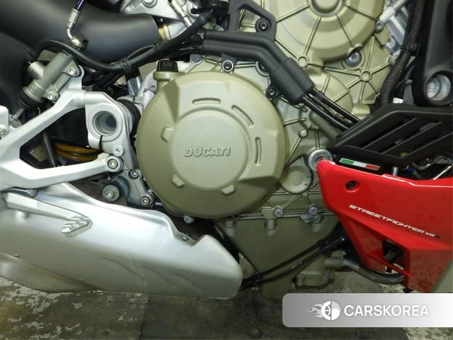 Engine photo