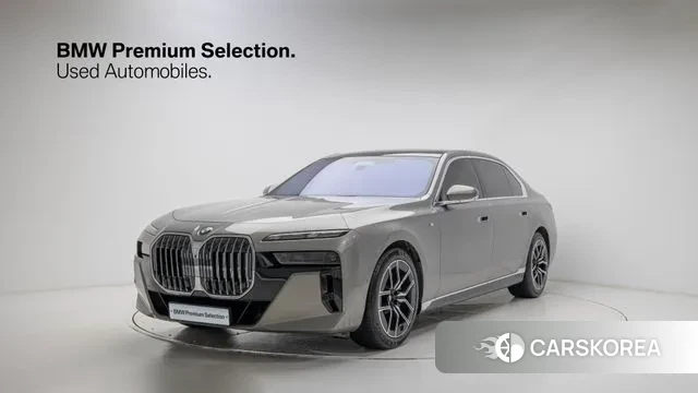 BMW 7 Series (G70) 2024 Песочный из Кореи