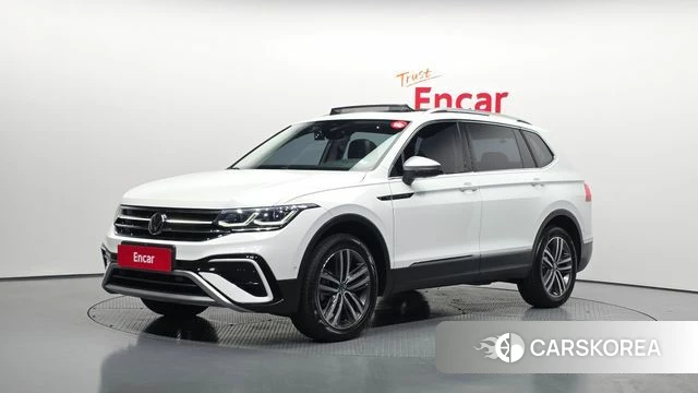 Volkswagen Tiguan Allspace 2023 Белый из Кореи