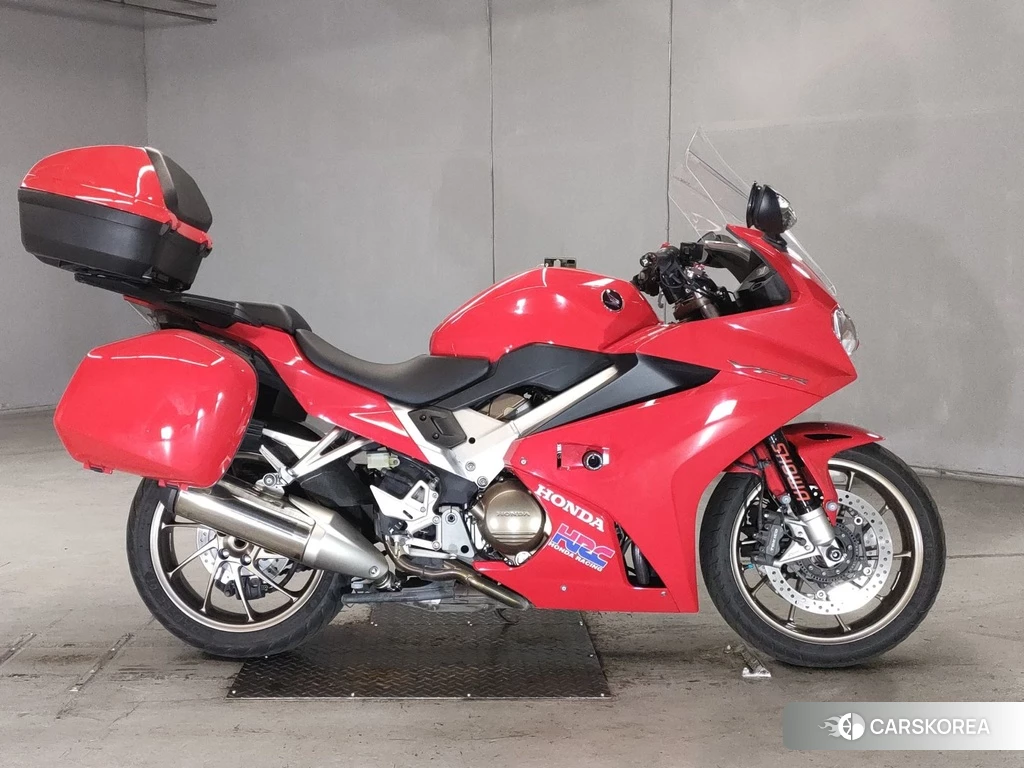 Проданный Honda VFR800F 2015 из Японии