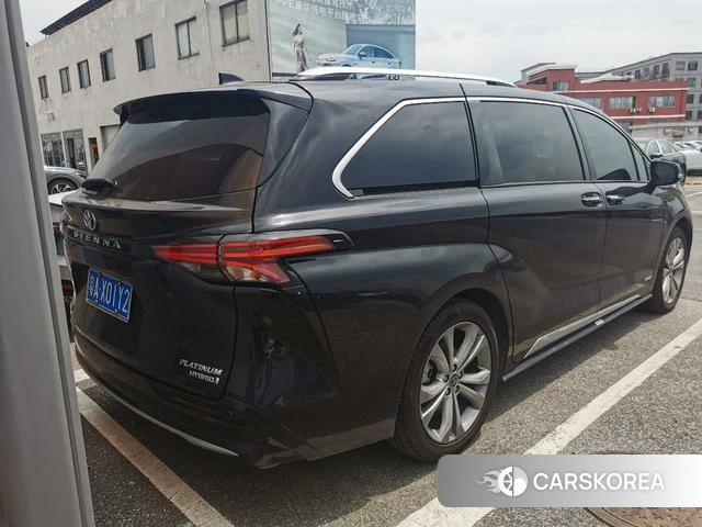 Toyota Saina 2023 Черный из Китая