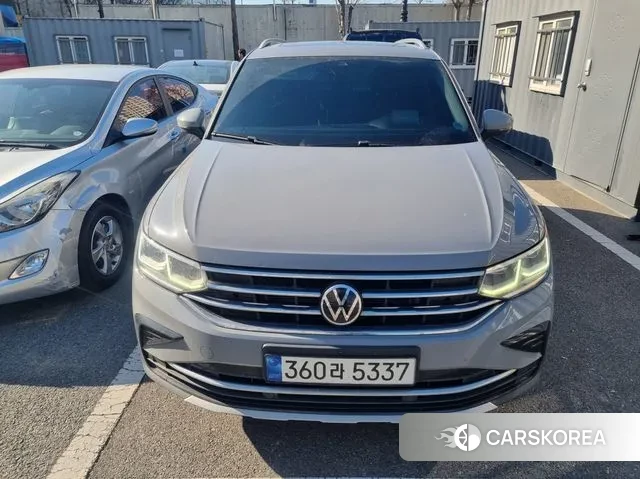 Volkswagen Tiguan second Generation 2022 Серый из Кореи