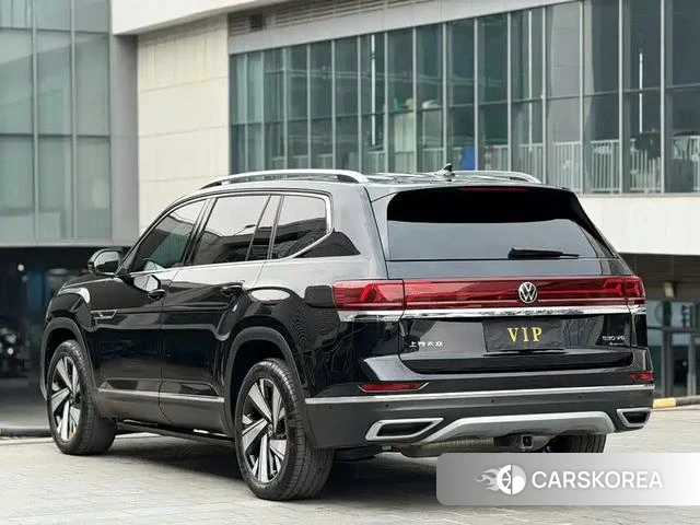 Volkswagen Tourang 2023 Черный из Китая