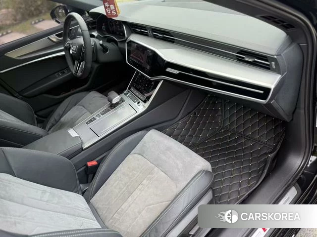 Audi A6L 2021 Черный из Китая