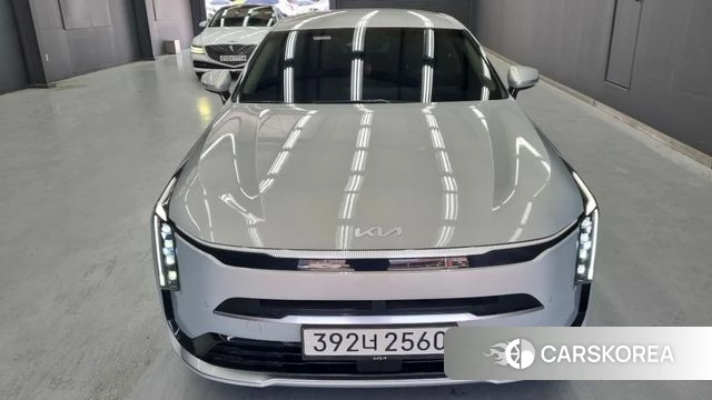 Kia The New K8 2025 Серебристо-серый из Кореи