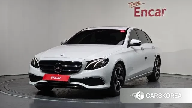 Mercedes-Benz E-Class W213 2019 Белый из Кореи