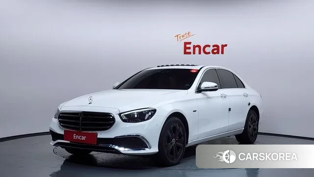 Mercedes-Benz E-Class W213 2021 Белый из Кореи