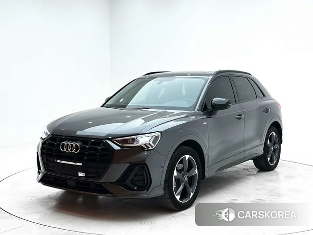 Audi Q3 2021 Темно-серый из Китая