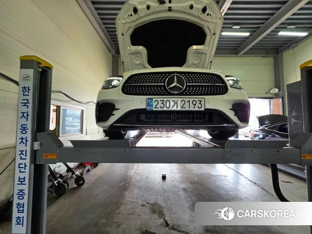 Mercedes-Benz E-Class W213 2023 Белый из Кореи