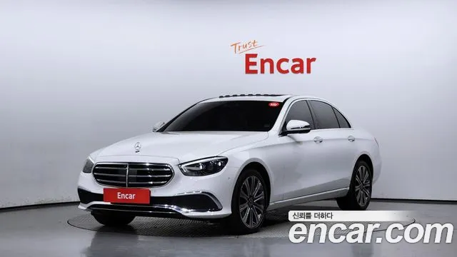 Mercedes-Benz E-Class W213 2023 Белый из Кореи