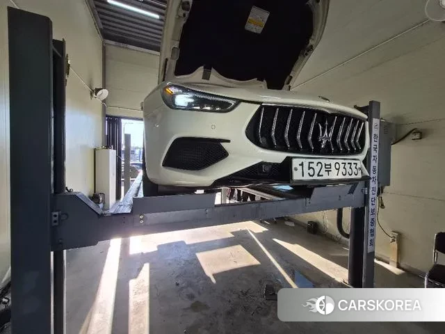 Maserati Ghibli 2019 Белый из Кореи