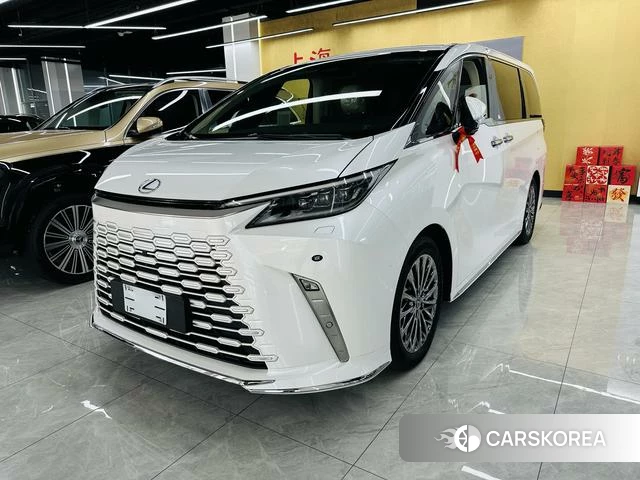 Lexus LM 2025 Белый из Китая