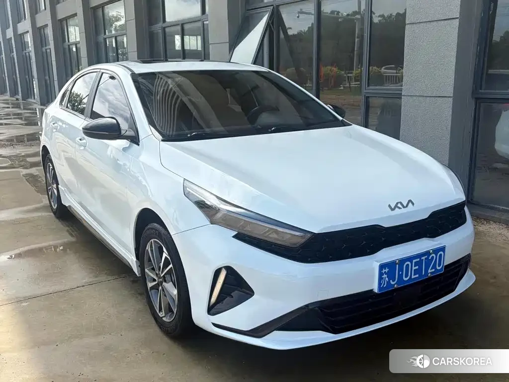 Kia K3 2024 Белый из Китая