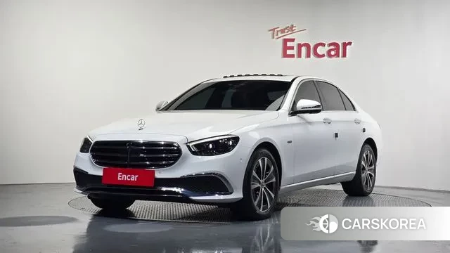 Mercedes-Benz E-Class W213 2021 Белый из Кореи