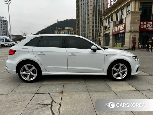 Audi A3 2018 Темно-серый из Китая