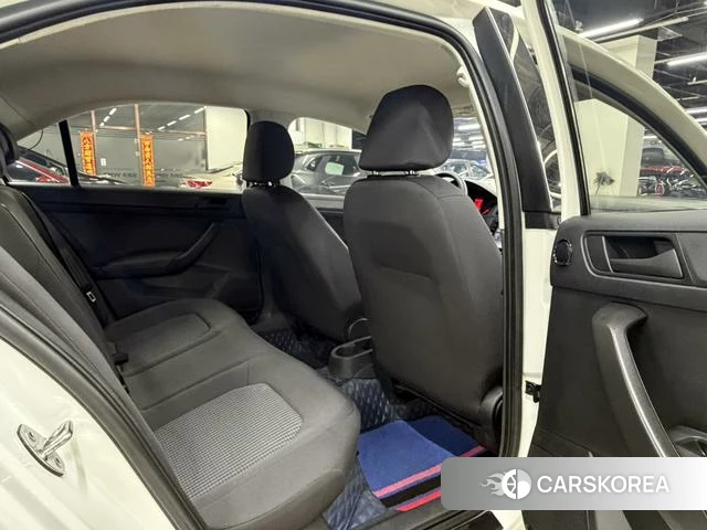 Volkswagen Santana 2021 Белый из Китая
